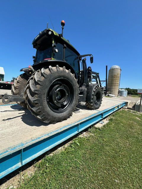 Used Valtra G135 V Tractor for sale
